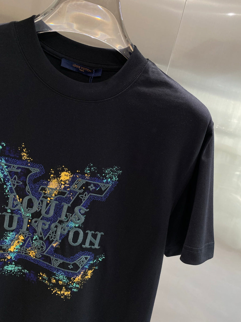 LOUIS VUITTON LV BLACK COTTON T-SHIRT COLORFUL LOGO 238905
