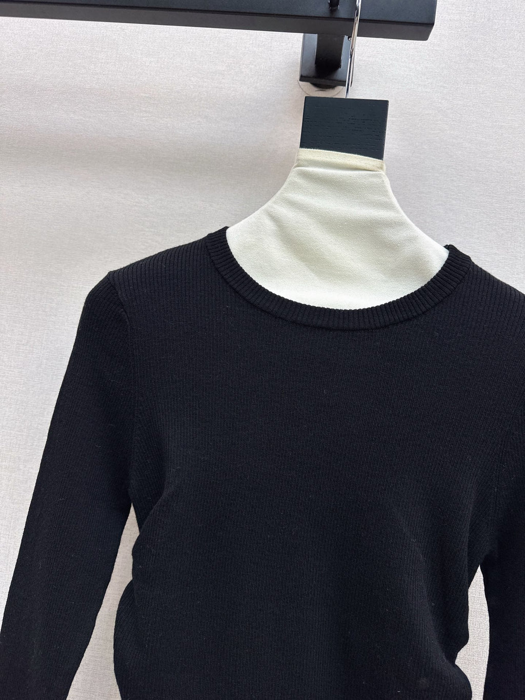 MIUMIU LONG-SLEEVE KNIT TOP STYLE 819