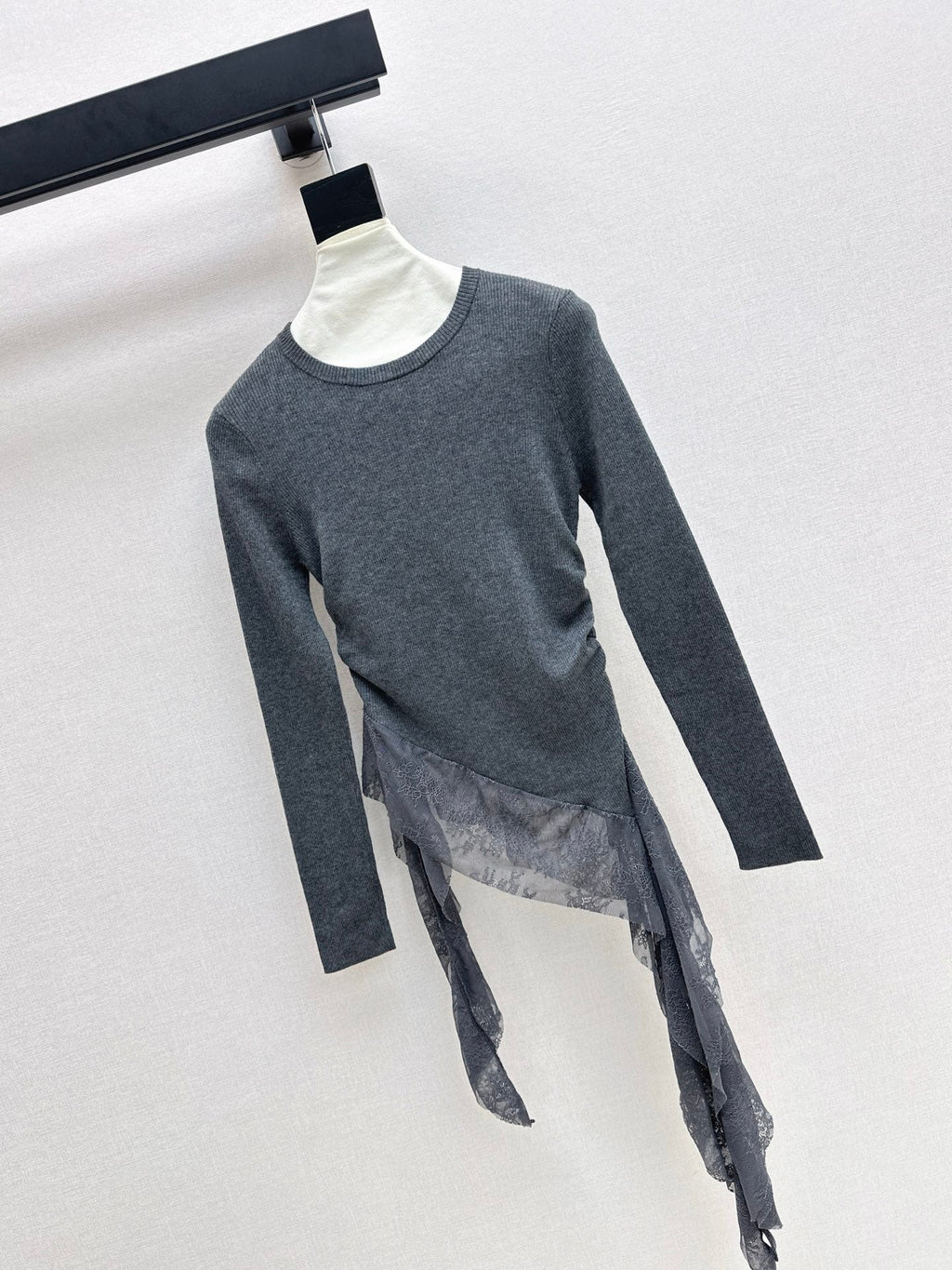 MIUMIU LONG-SLEEVE KNIT TOP STYLE 820