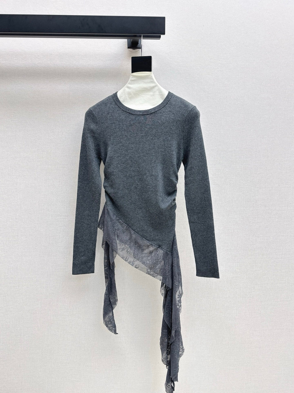 MIUMIU LONG-SLEEVE KNIT TOP STYLE 820