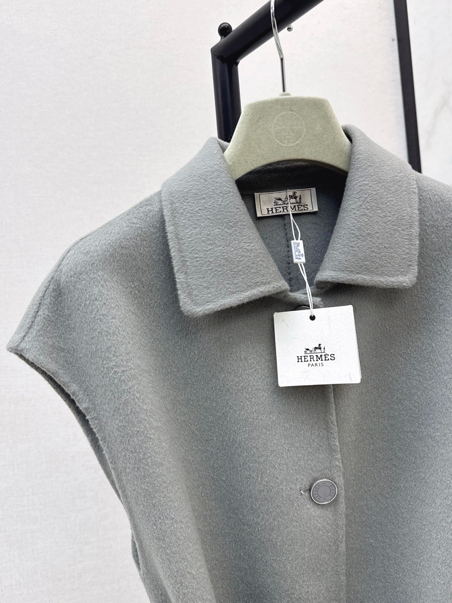 HERMES HERMES 25S SLEEVELESS WOOL VEST COAT WITH BOW BELT 96700