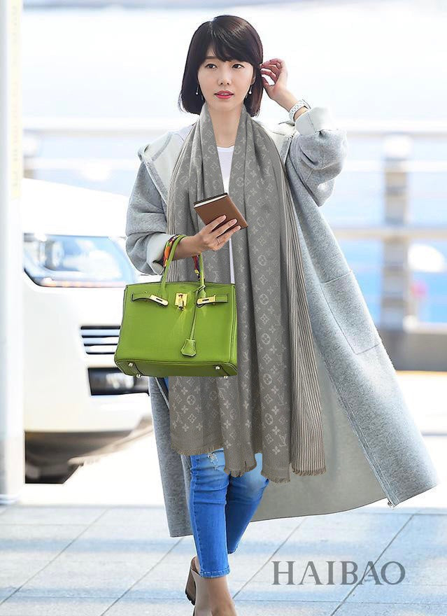 LOUIS VUITTON MONOGRAM SCARF 200 CM IN LIGHT GRAY CASHMERE AND SILK 388079