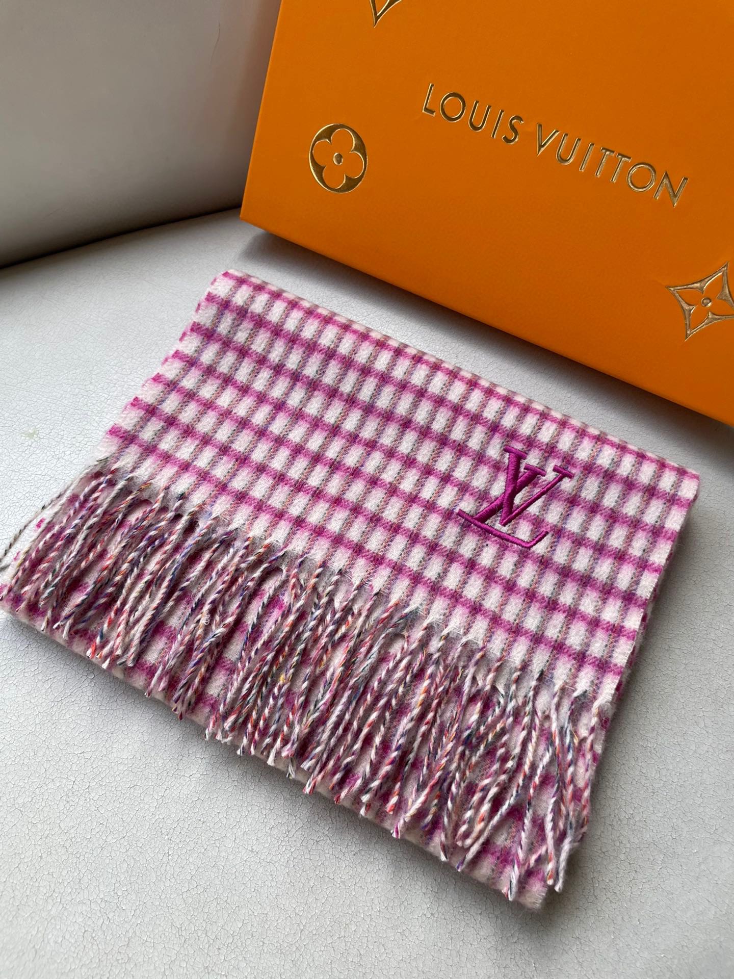 LOUIS VUITTON PLAID EMBROIDERY SCARF 180 CM IN BRIGHT PINK CASHMERE 399964