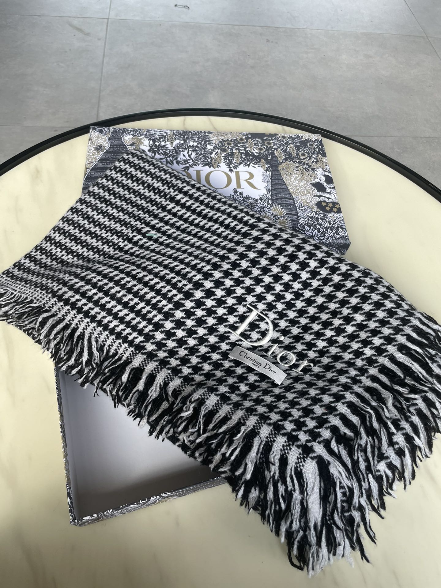 DIOR HOUNDSTOOTH SCARF 200 CM IN BLACK MIX WHITE WOOL 399969