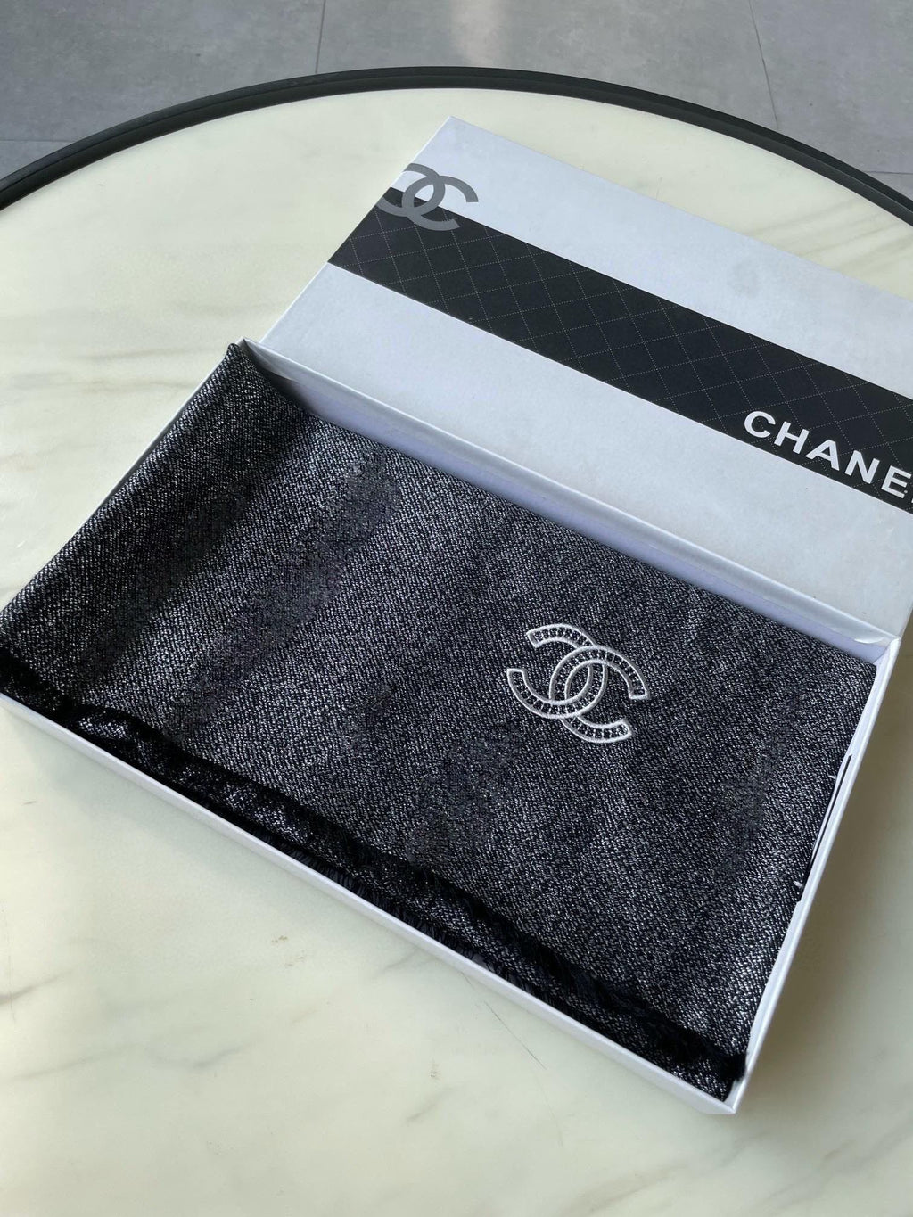 CHANEL SCARF 210 CM IN BLACK CASHMERE 402208