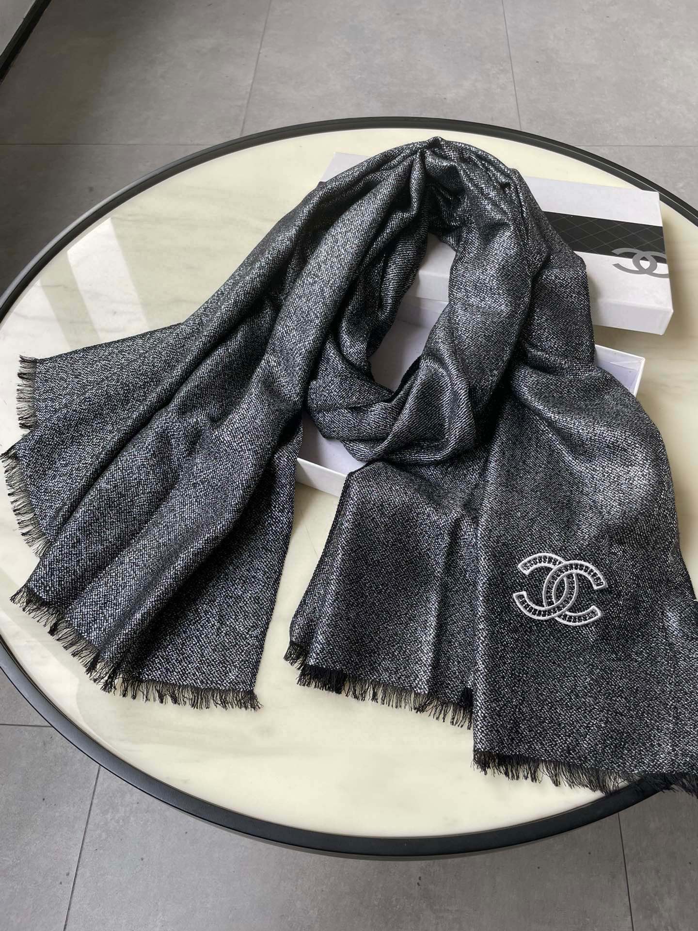 CHANEL SCARF 210 CM IN BLACK CASHMERE 402208