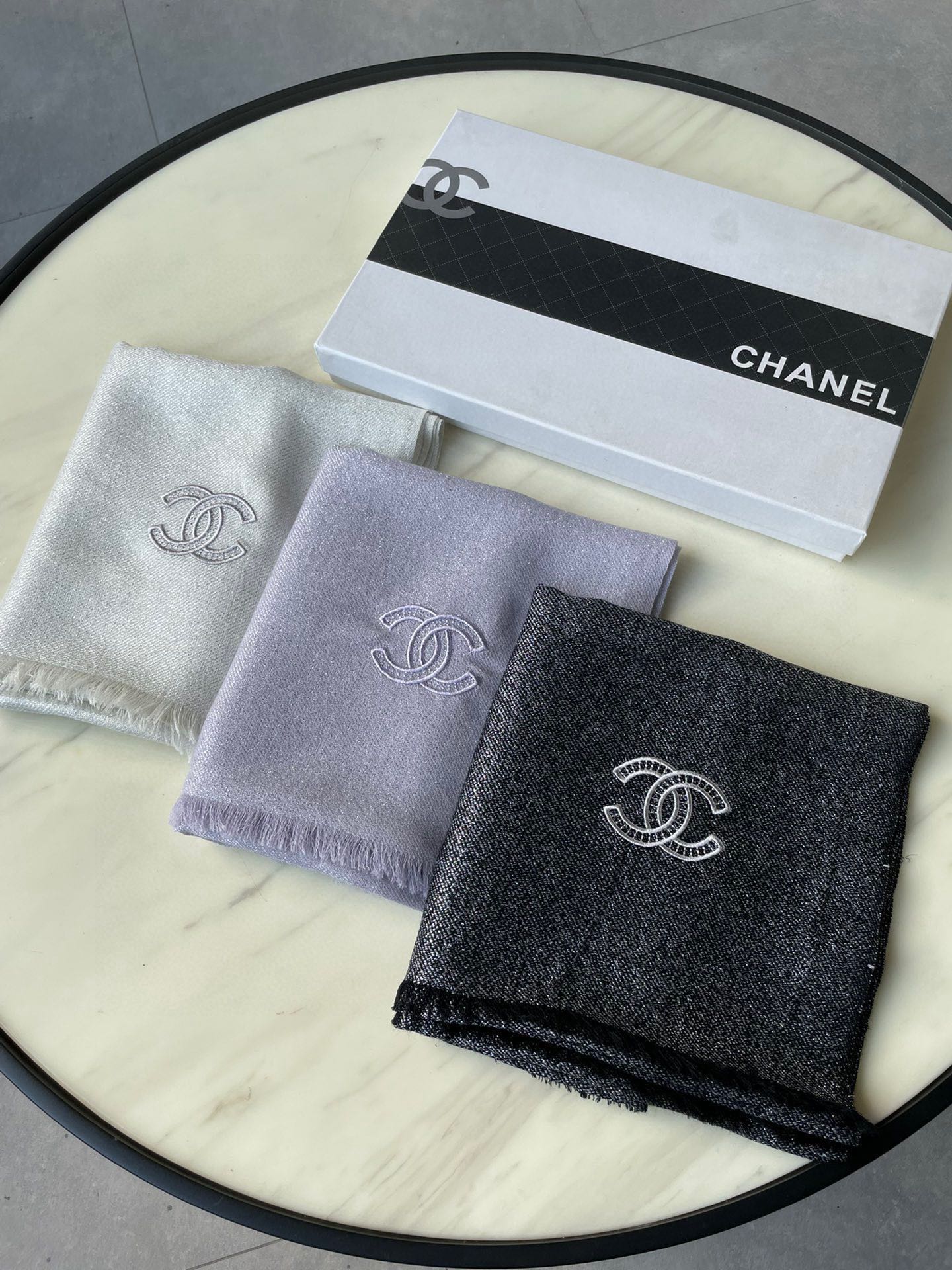 CHANEL SCARF 210 CM IN PASTEL PURPLE CASHMERE 402209