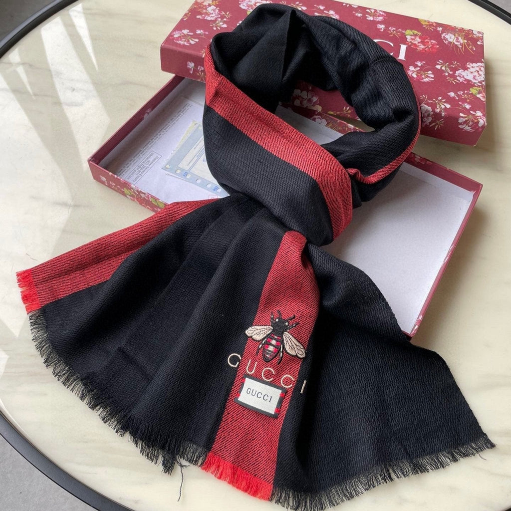GUCCI SCARF 200 CM IN BLACK MIX RED CASHMERE WITH EMBROIDERED BEE 407516