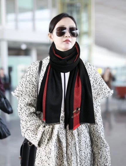 GUCCI SCARF 200 CM IN BLACK MIX RED CASHMERE WITH EMBROIDERED BEE 407516
