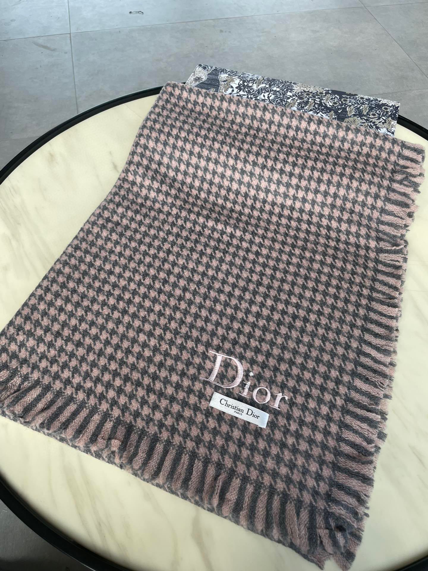 DIOR HOUNDSTOOTH SCARF 200 CM IN CAMEL BROWN WOOL 416827