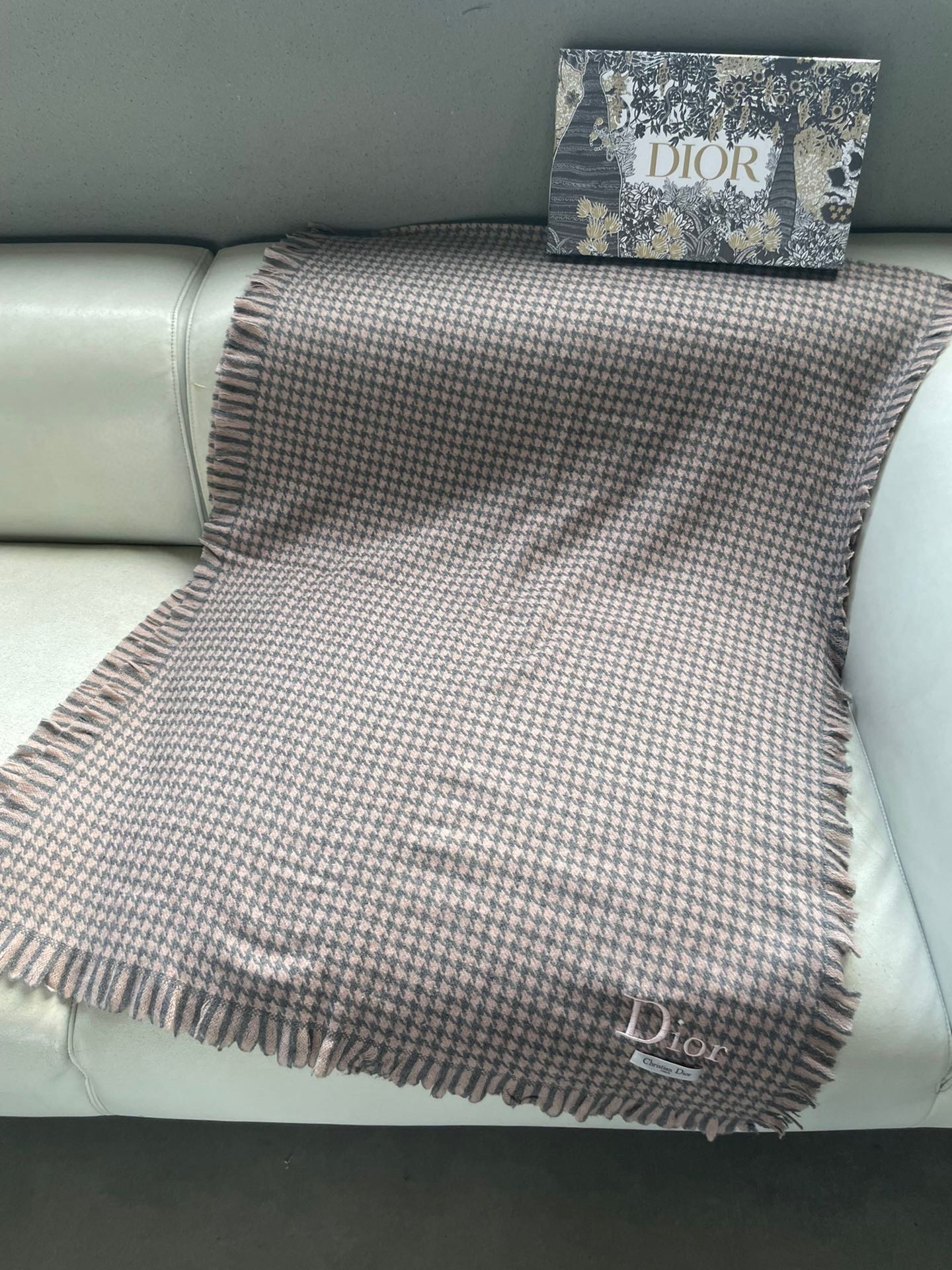 DIOR HOUNDSTOOTH SCARF 200 CM IN CAMEL BROWN WOOL 416827