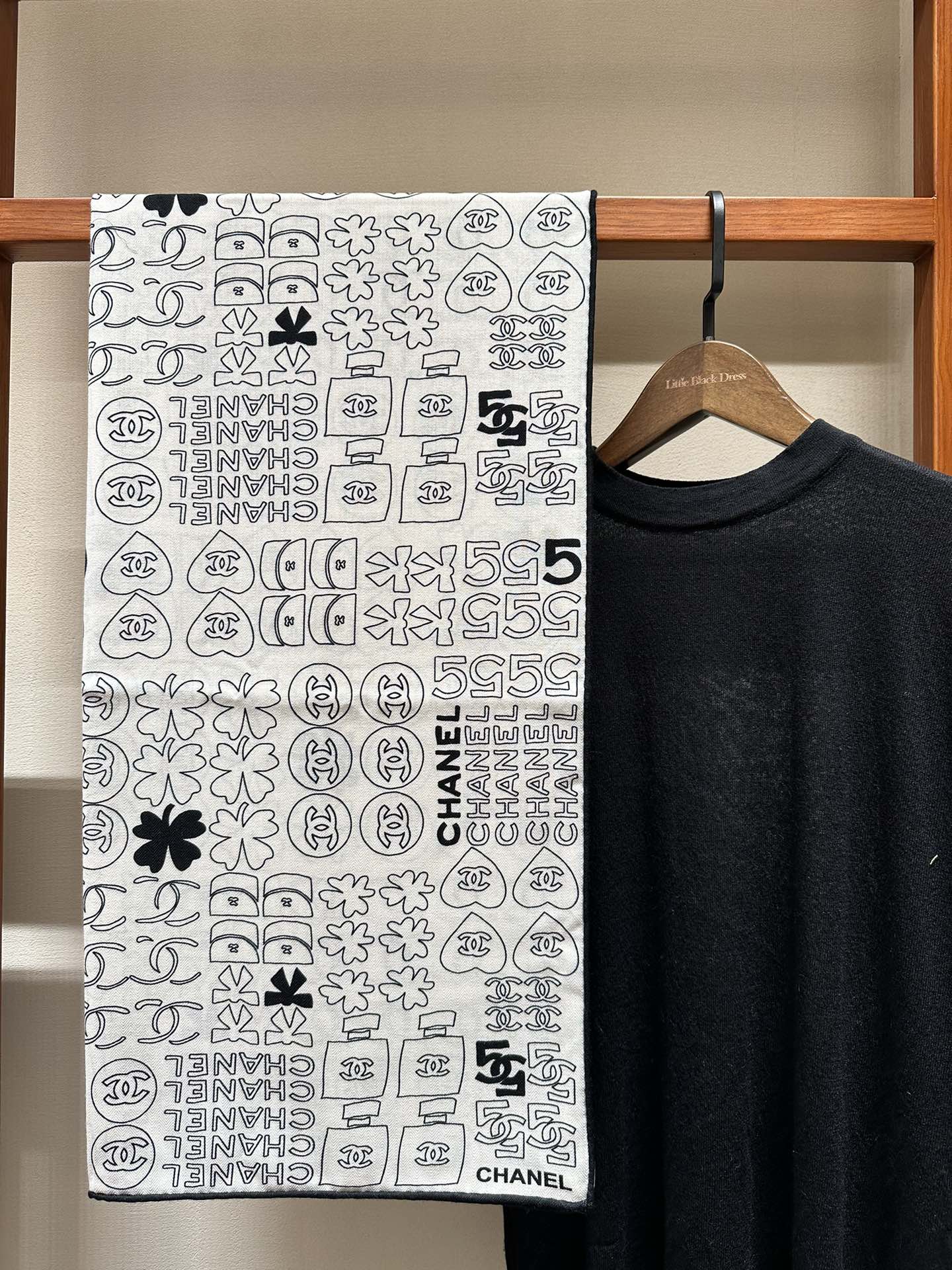 CHANEL SQUARE SCARF 140 CM IN WHITE MONOGRAM SILK 403998