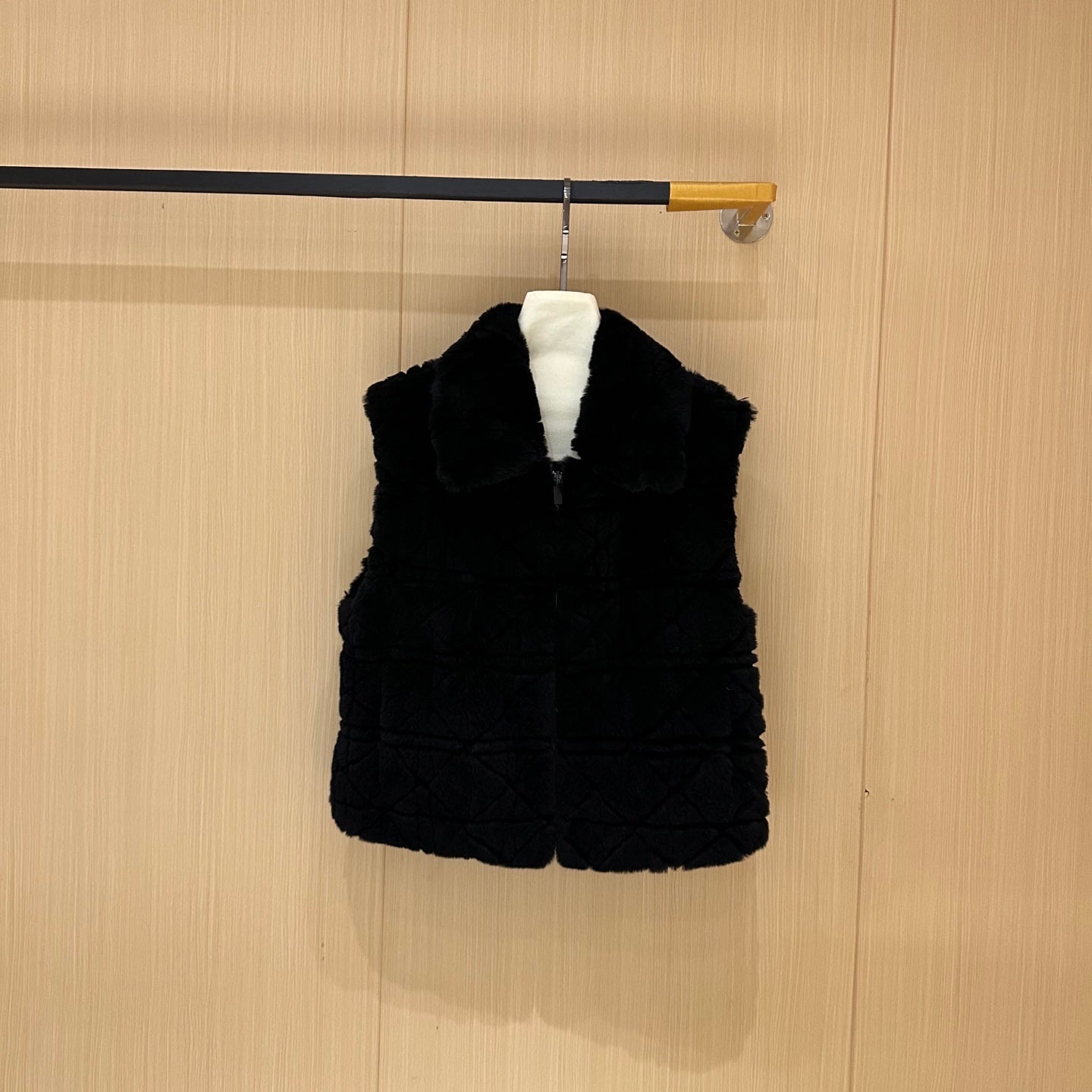 DIOR 25S FAUX RABBIT FUR VEST 770