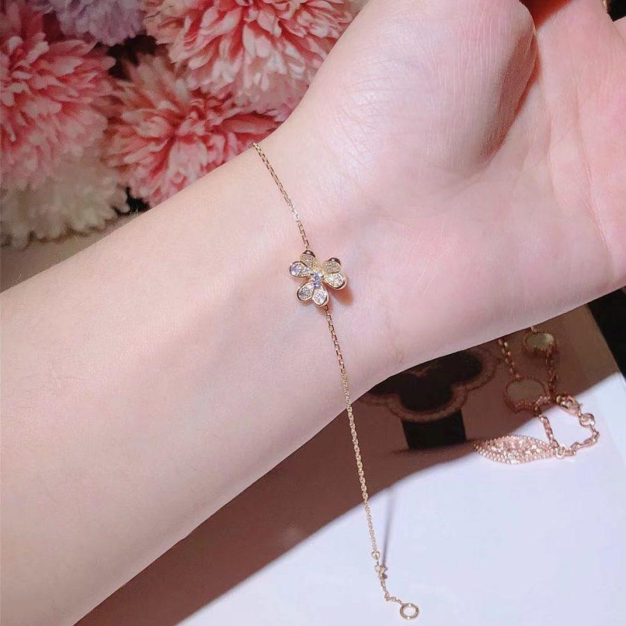 Van Cleef & Arpels FRIVOLE GOLD FLOWER DIAMOND BRACELET