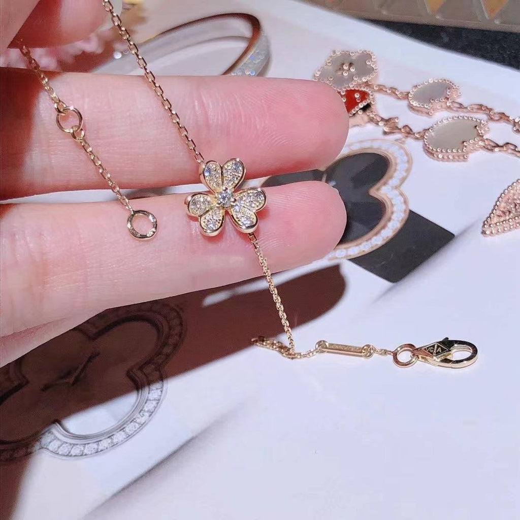 Van Cleef & Arpels FRIVOLE GOLD FLOWER DIAMOND BRACELET