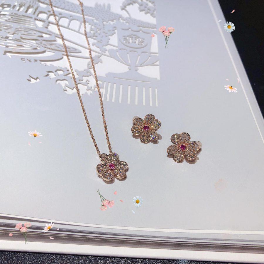 Van Cleef & Arpels FRIVOLE PINK GOLD FLOWER DIAMOND EARRINGS