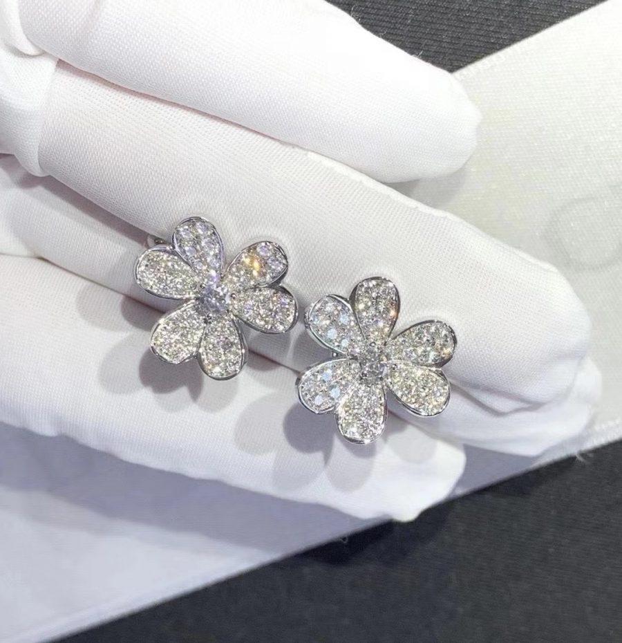 Van Cleef & Arpels FRIVOLE SILVER FLOWER DIAMOND EARRINGS