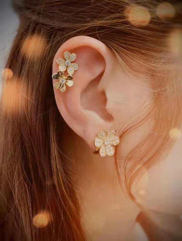 Van Cleef & Arpels FRIVOLE GOLD FLOWER EARRINGS