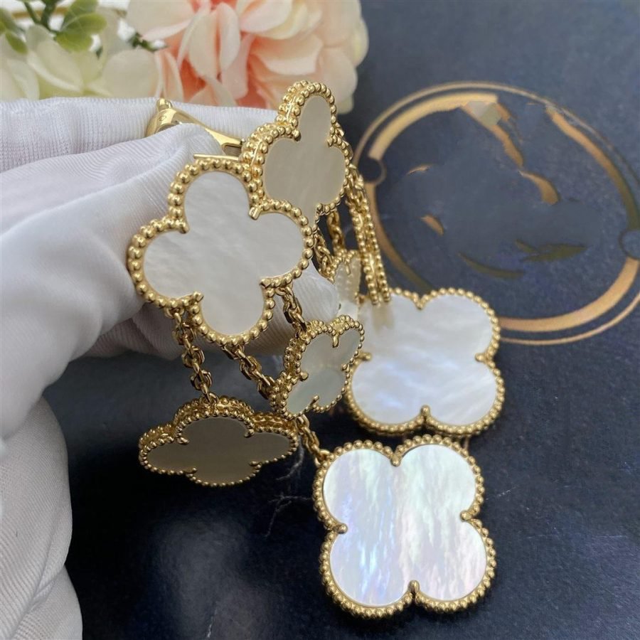 Van Cleef & Arpels CLOVER WHITE MOP 4 MOTIFS GOLD