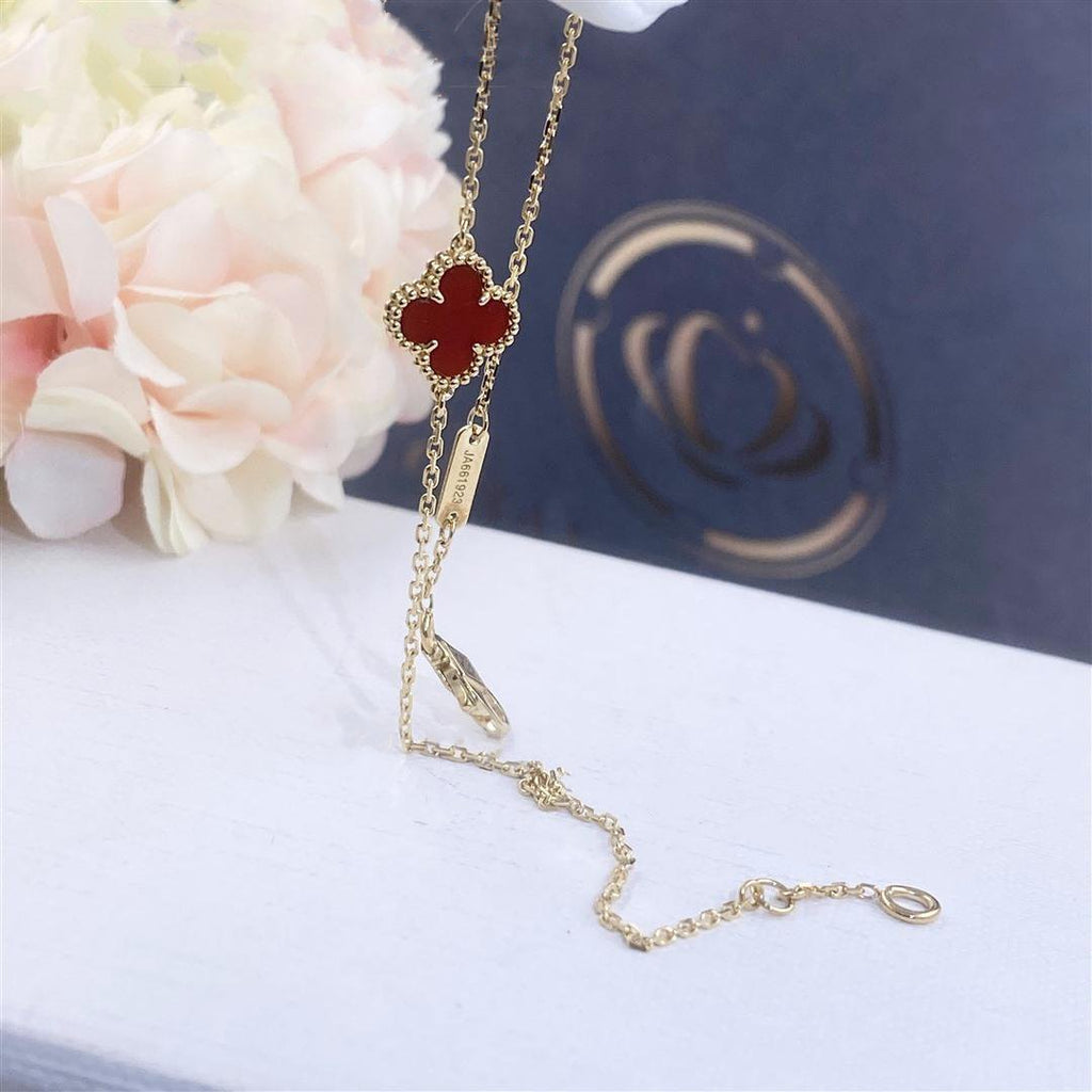 Van Cleef & Arpels CLOVER GOLD CARNELIAN BRACELET