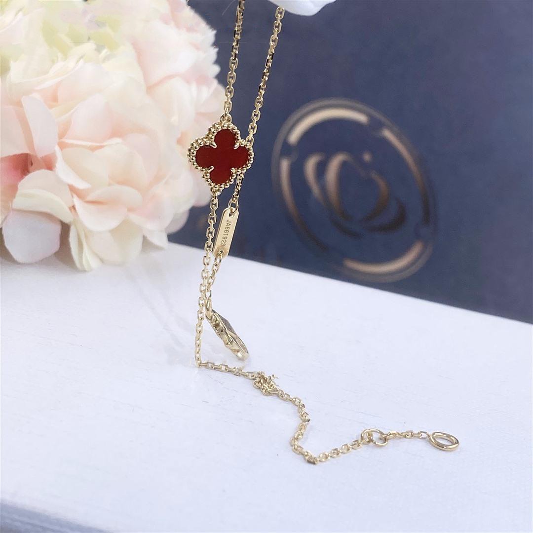 Van Cleef & Arpels CLOVER GOLD CARNELIAN BRACELET