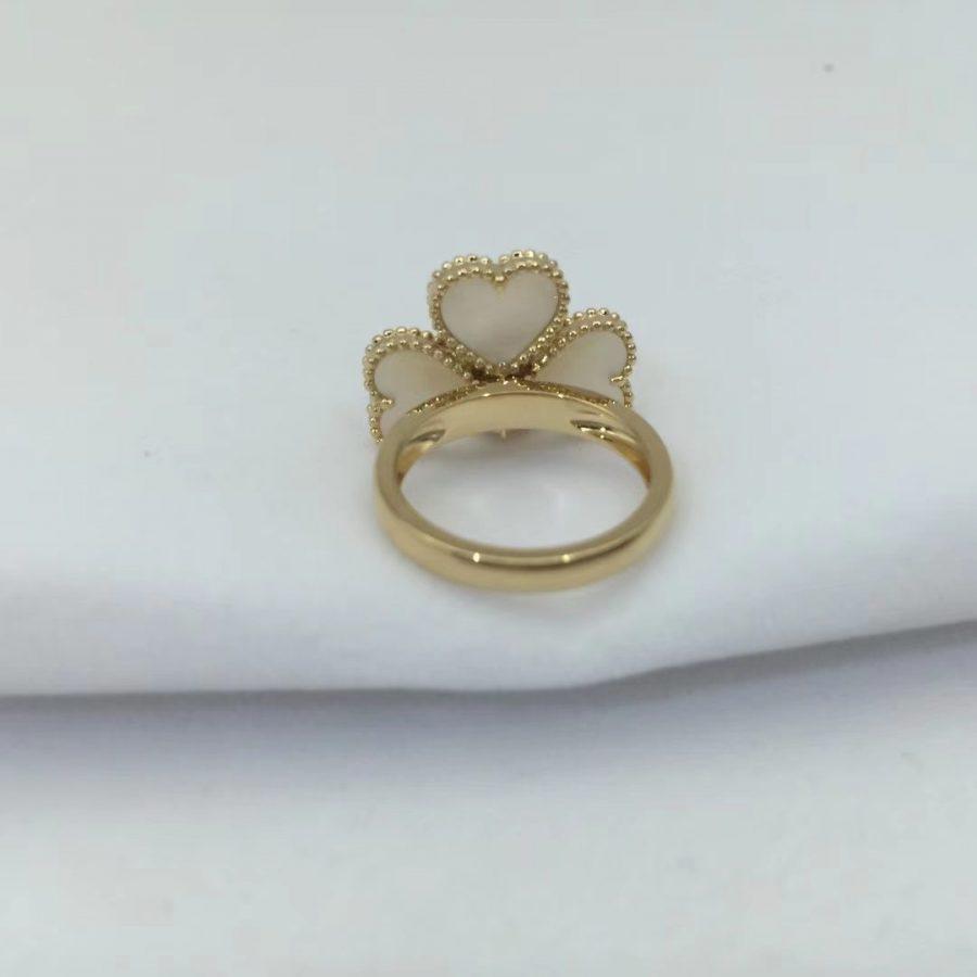 Van Cleef & Arpels SWEET CLOVER WHITE MOP RING