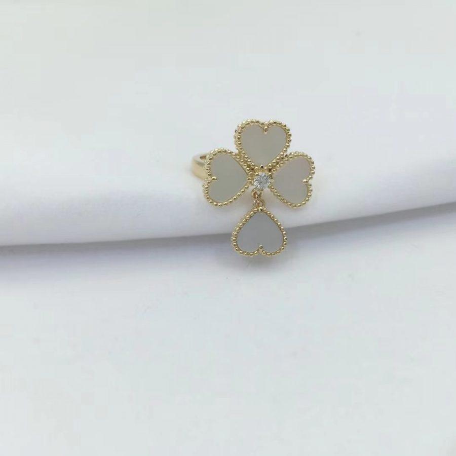 Van Cleef & Arpels SWEET CLOVER WHITE MOP RING