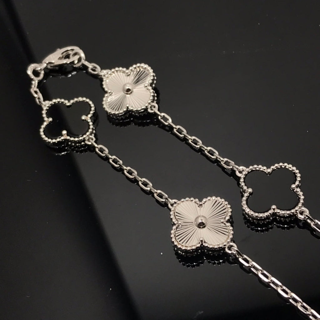Van Cleef & Arpels CLOVER 10 MOTIF SILVER ONYX SILVER NECKLACE