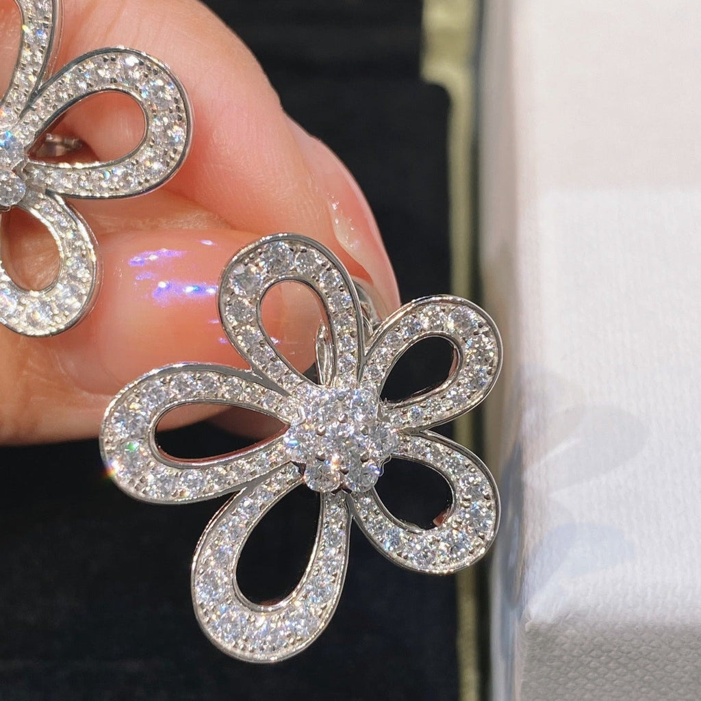 Van Cleef & Arpels LACE FLOWER SILVER EARRINGS