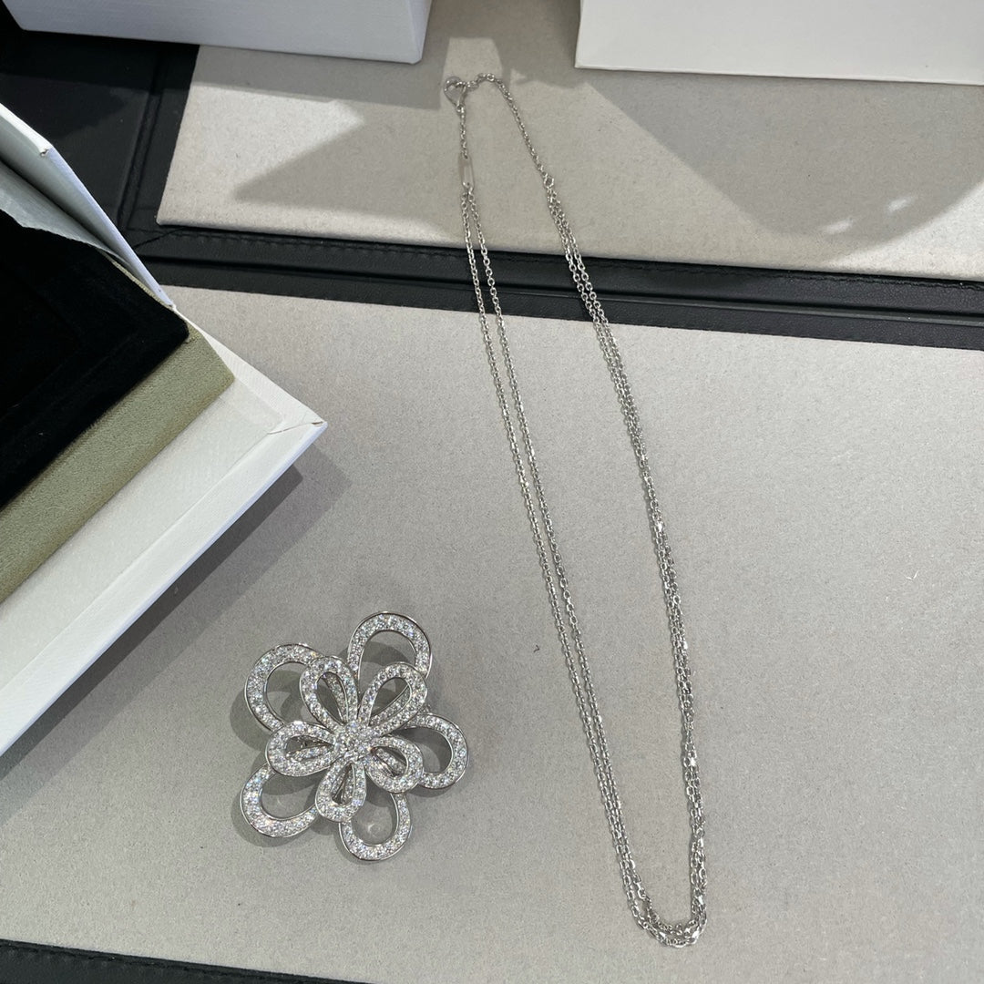 Van Cleef & Arpels DOUBLE LACE FLOWER SILVER PENDANT DIAMOND NECKLACE
