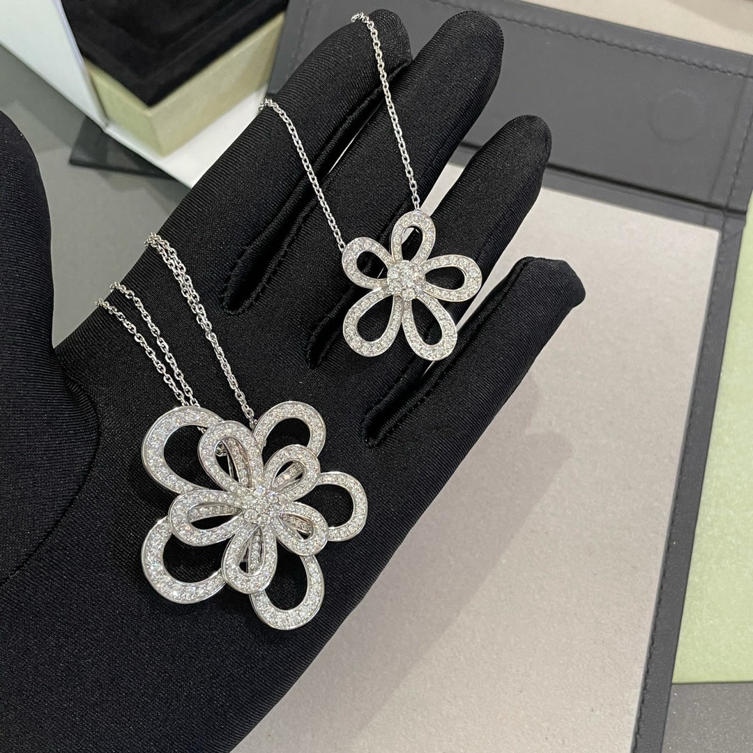 Van Cleef & Arpels DOUBLE LACE FLOWER SILVER PENDANT DIAMOND NECKLACE