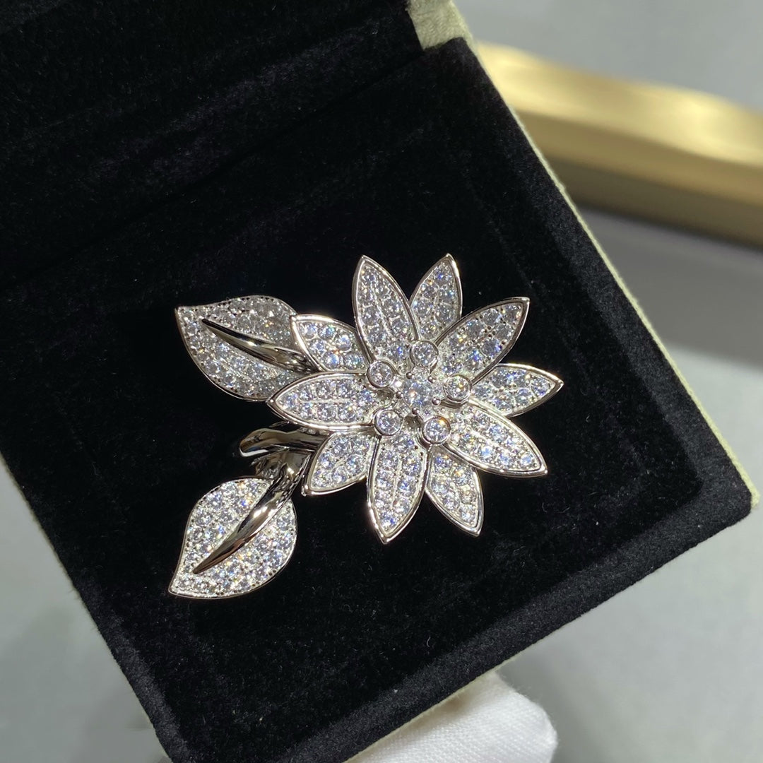 Van Cleef & Arpels DUAL-PURPOSE LOTUS SILVER DIAMONDS RING