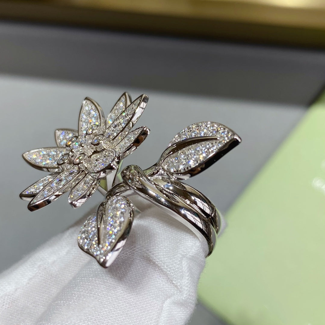 Van Cleef & Arpels DUAL-PURPOSE LOTUS SILVER DIAMONDS RING
