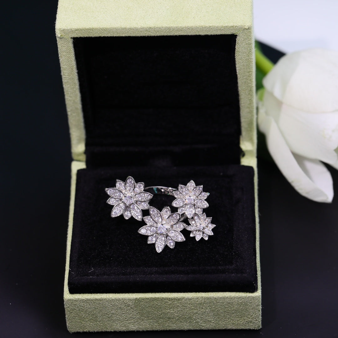 Van Cleef & Arpels FOUR-FLOWERS SILVER DIAMONDS RING