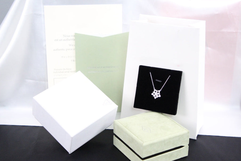 Van Cleef & Arpels LOTUS FLOWER SILVER DIAMOND NECKLACE