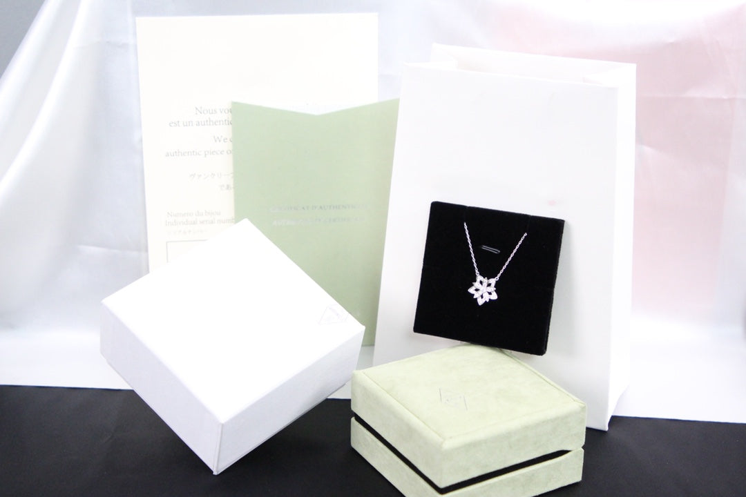 Van Cleef & Arpels LOTUS FLOWER SILVER DIAMOND NECKLACE