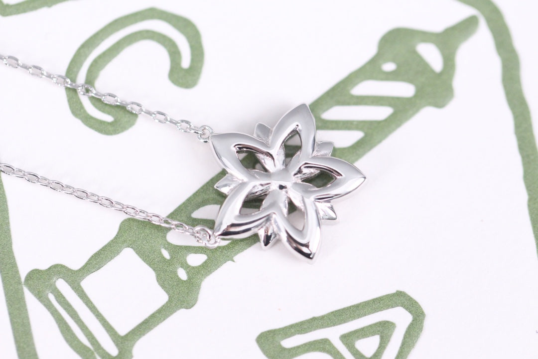 Van Cleef & Arpels LOTUS FLOWER SILVER DIAMOND NECKLACE
