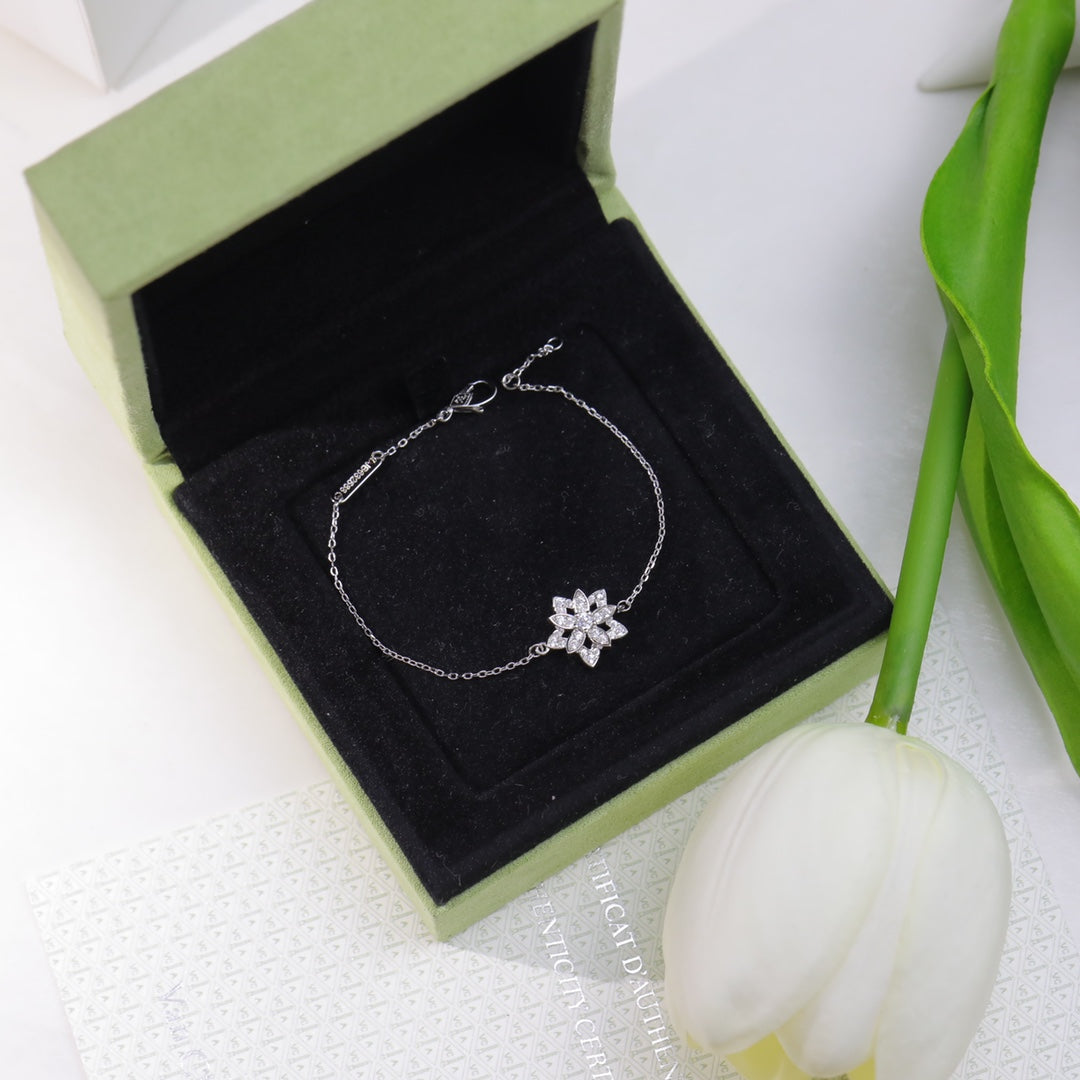 Van Cleef & Arpels LOTUS FLOWER SILVER DIAMOND BRACELET