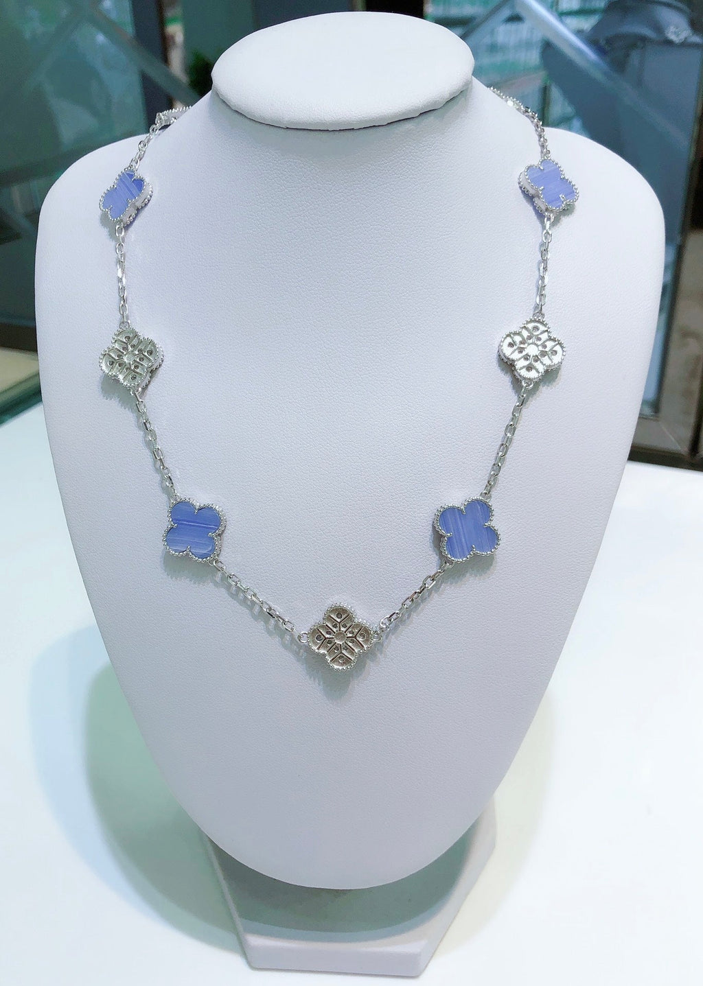 Van Cleef & Arpels CLOVER 10 MOTIFS CHALCEDONY DIAMONDS SILVER NECKLACE