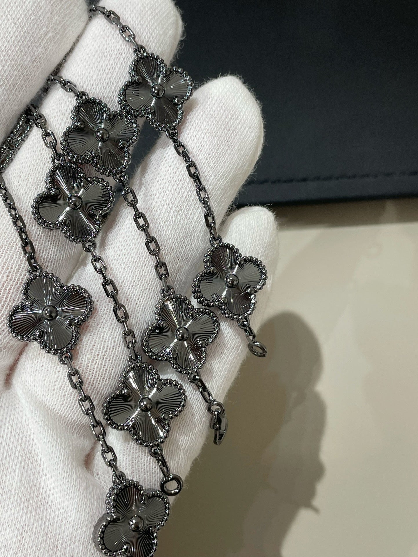 Van Cleef & Arpels CLOVER 5 MOTIF BLACK BRACELET