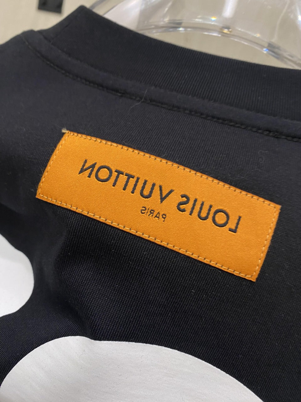 LOUIS VUITTON LV T-SHIRT IN BLACK COTTON 239616