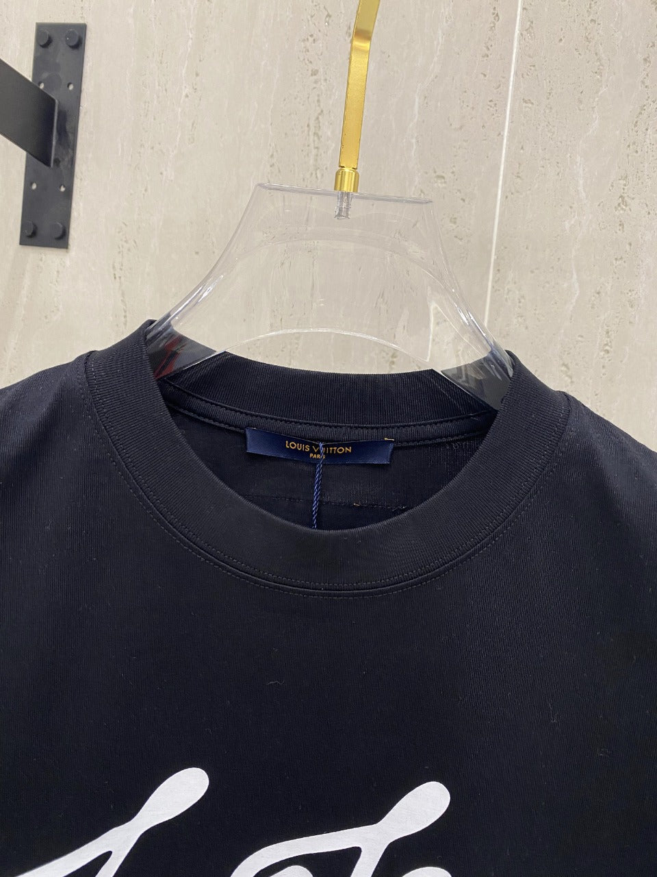 LOUIS VUITTON LV T-SHIRT IN BLACK COTTON 239616