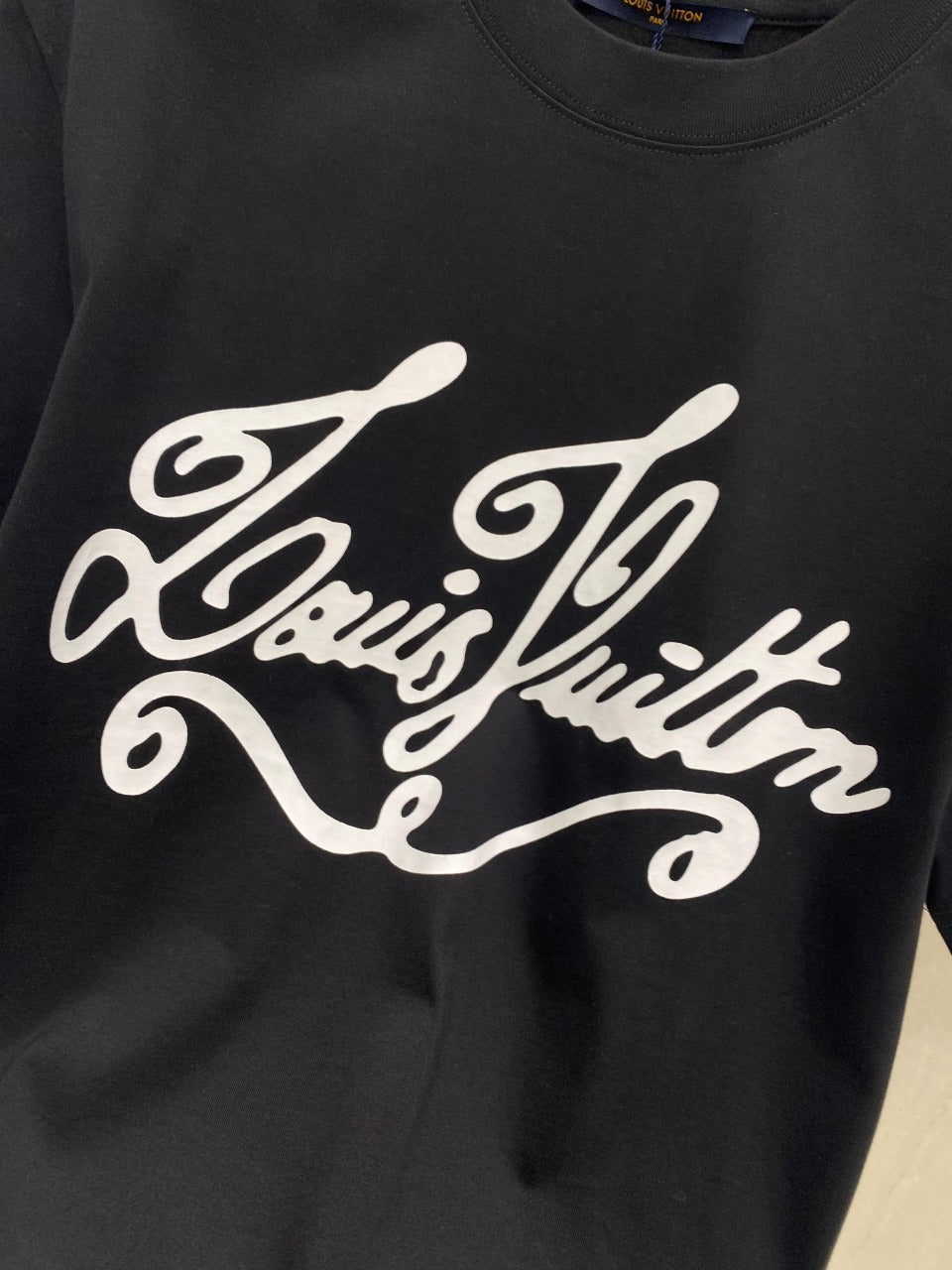 LOUIS VUITTON LV T-SHIRT IN BLACK COTTON 239616