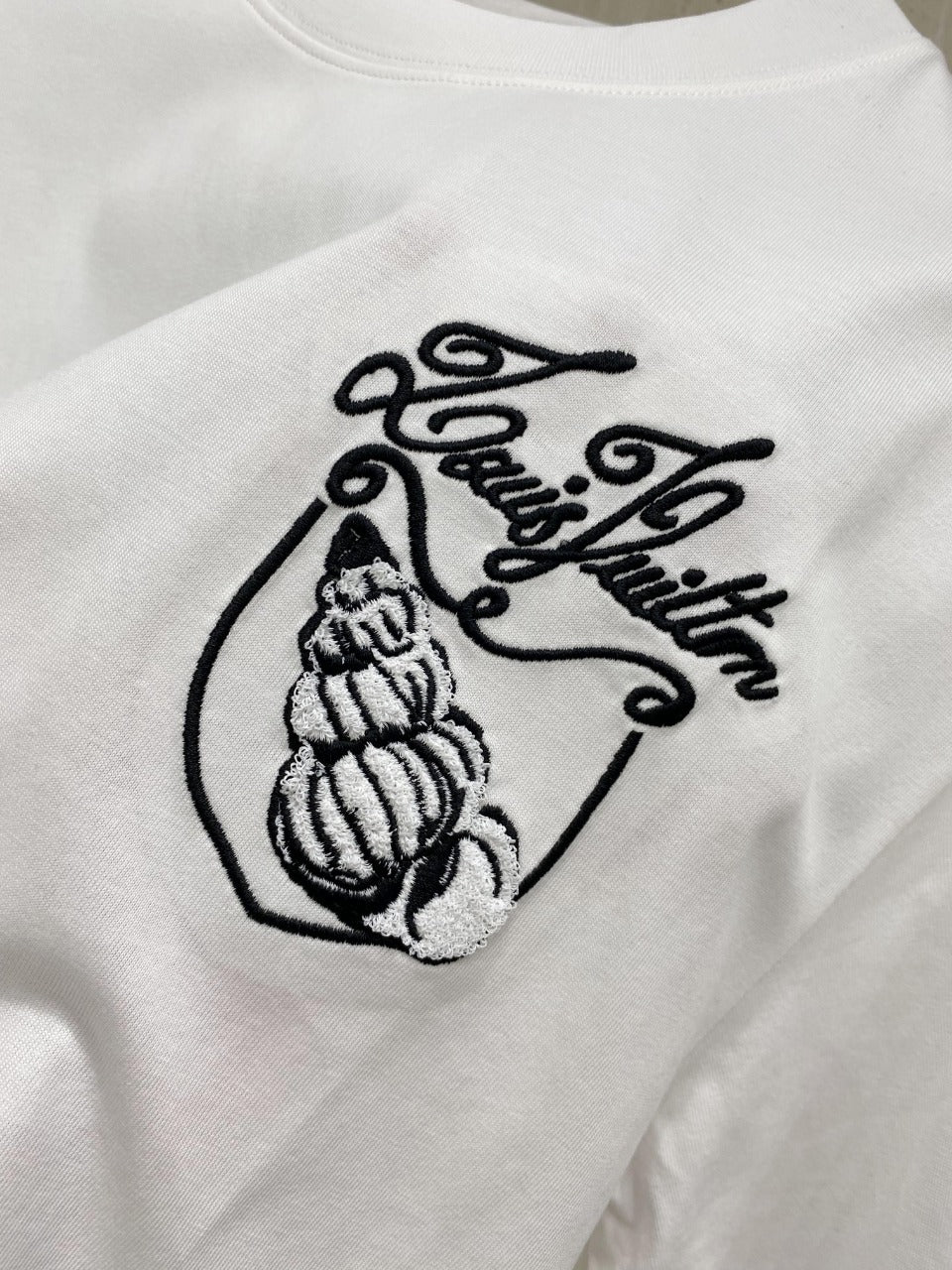 LOUIS VUITTON LV T-SHIRT IN WHITE COTTON 239615