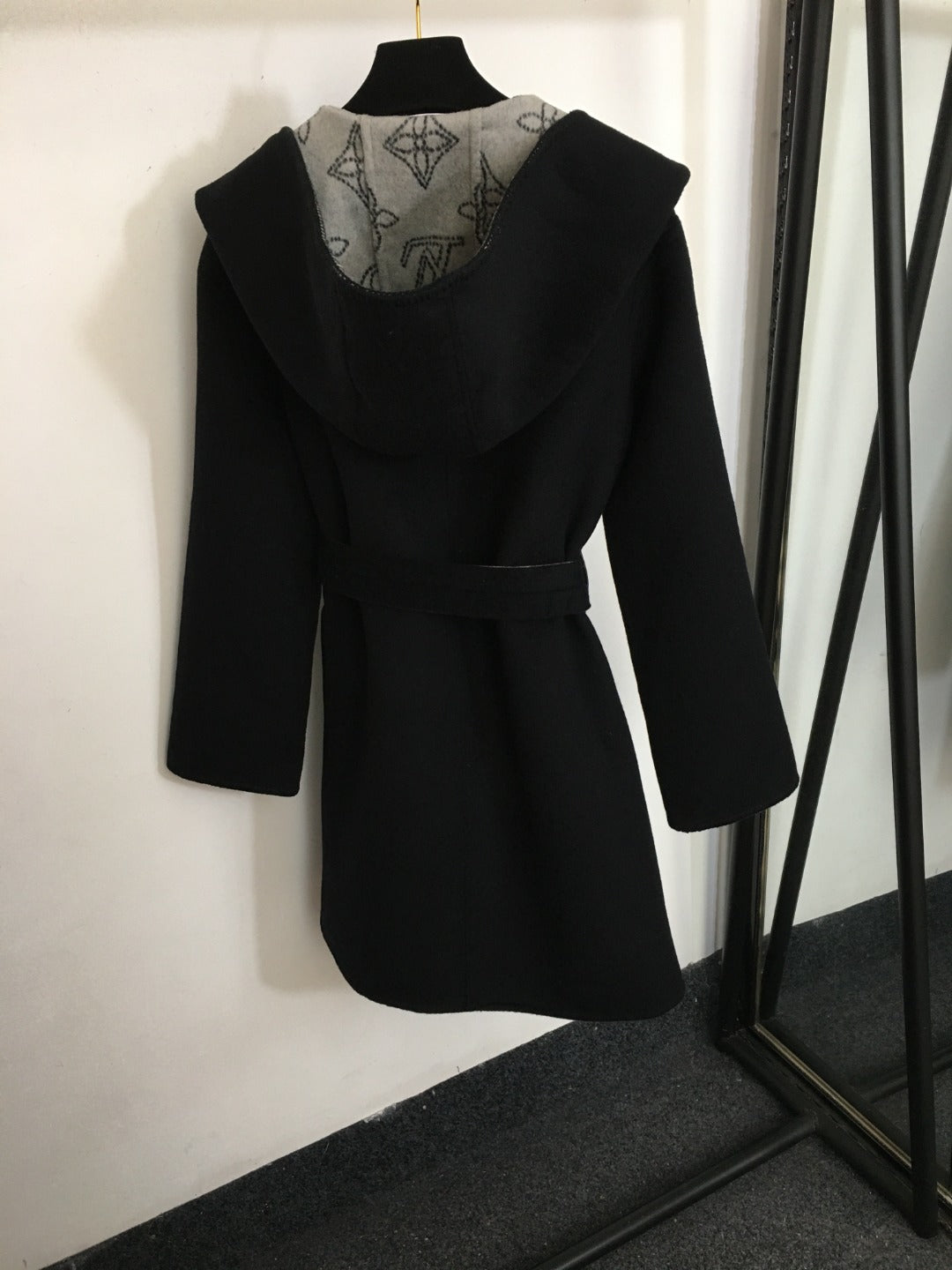 LOUIS VUITTON LV 25S BELTED WOOL COAT 0144
