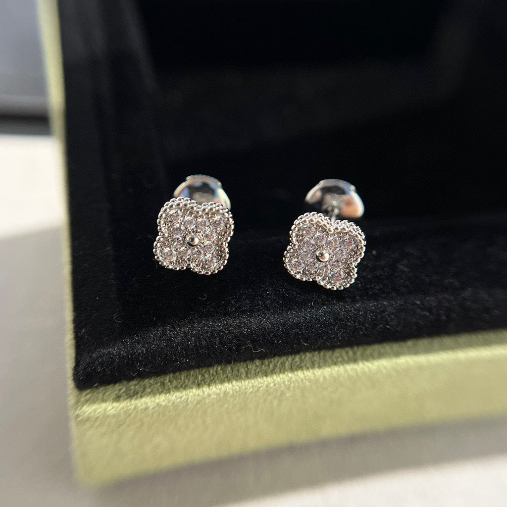 Van Cleef & Arpels CLOVER MINI DIAMOND STUD EARRINGS