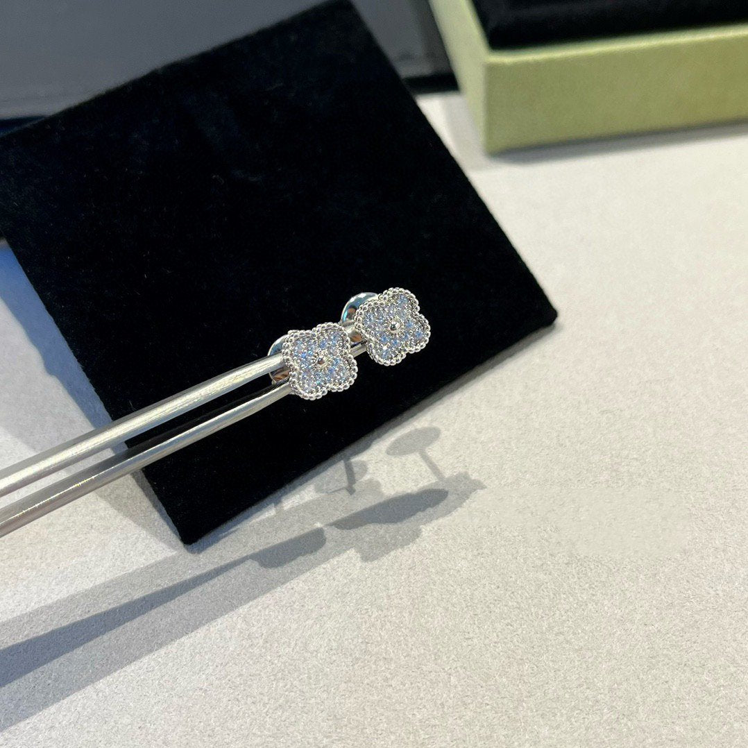 Van Cleef & Arpels CLOVER MINI DIAMOND STUD EARRINGS