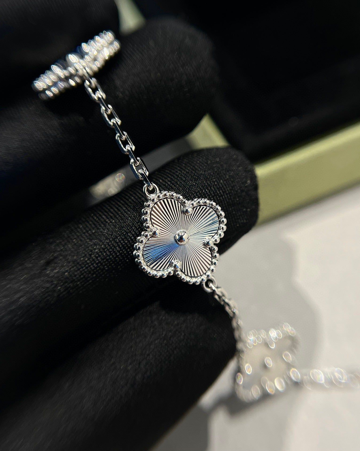 Van Cleef & Arpels CLOVER SILVER 5 MOTIFS BRACELET