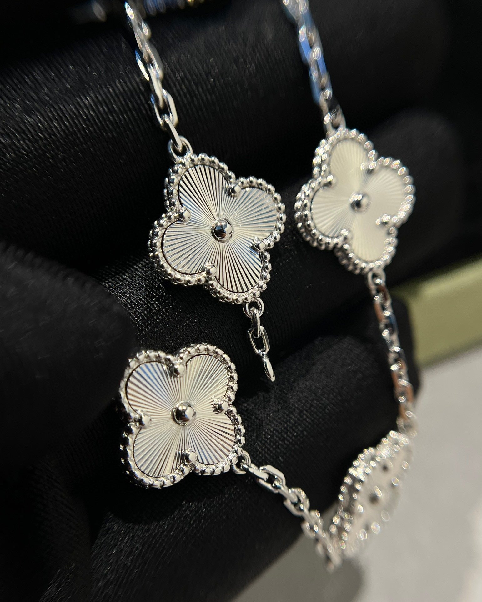 Van Cleef & Arpels CLOVER SILVER 5 MOTIFS BRACELET